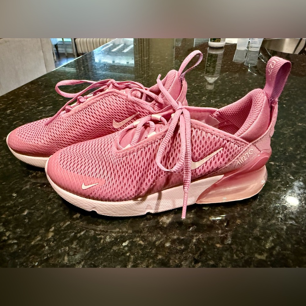 Girls Size 2 Nike Air Max 270